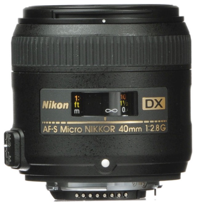 bythom nikkor 40mm dx