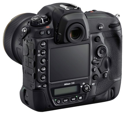 bythom nikon d5 back angle